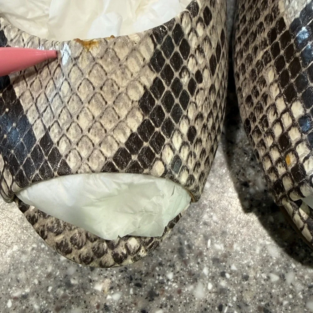 Vionic peep toe